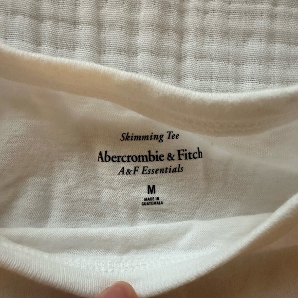 Abercrombie & Fitch Skimming Tee White with Graphic - Picture 3 of 4